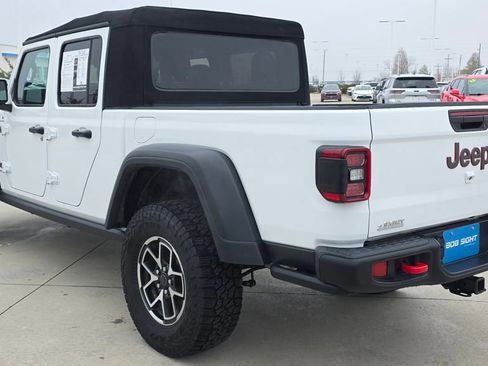 Used 2024 Jeep Gladiator Rubicon image 3
