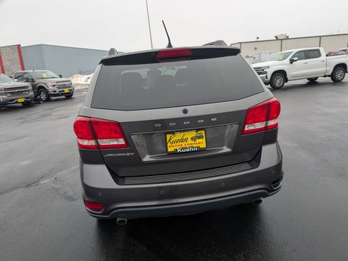 Used 2019 Dodge Journey SE image 7
