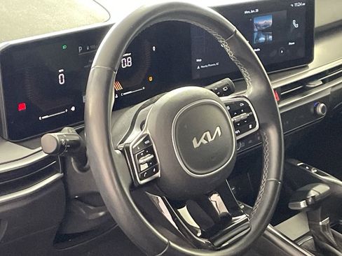 Used 2024 Kia Sorento S image 12