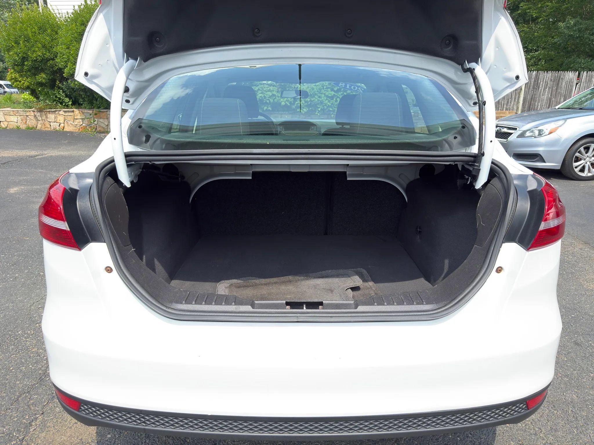 Used 2018 Ford Focus SE FWD image 13