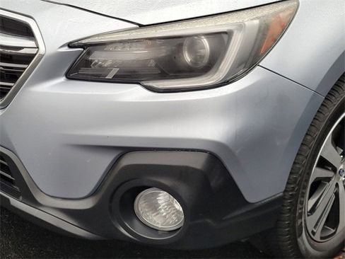 Used 2018 Subaru Outback 3.6R Limited image 4