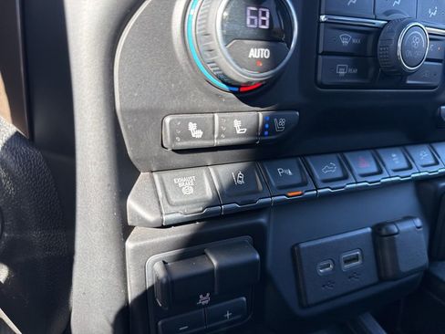 Used 2023 Chevrolet Silverado 3500 High Country w/ Technology Package image 23