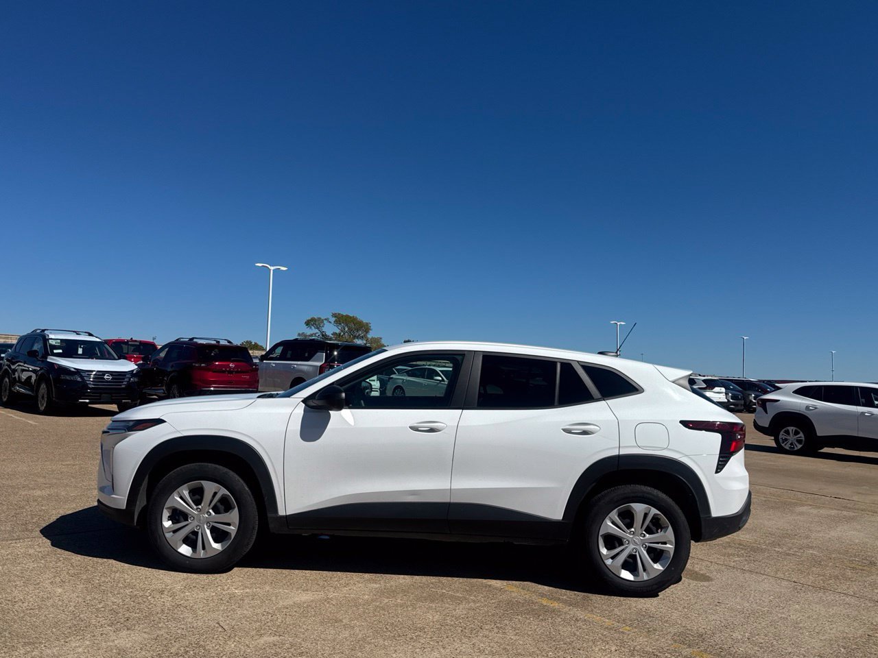 Used 2025 Chevrolet Trax LS FWD image 15