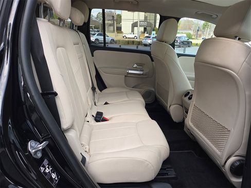 Certified 2022 Mercedes-Benz GLB 250 GLB 250 image 17