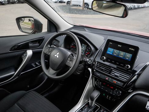 New 2025 Mitsubishi Eclipse Cross LE image 13