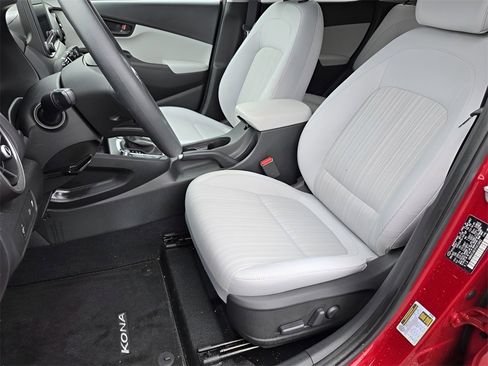 Used 2023 Hyundai Kona SEL image 18