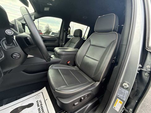 Certified 2024 GMC Yukon XL SLT w/ SLT Luxury Package AWD/4WD image 13