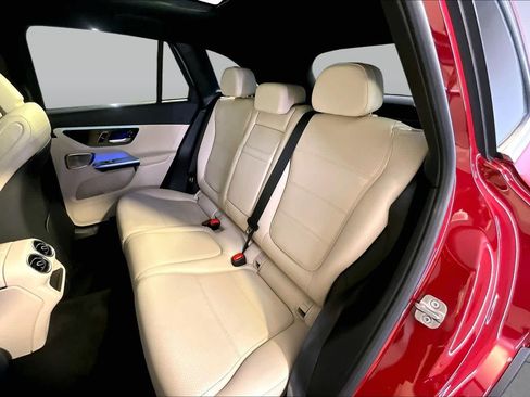 Used 2026 Mercedes-Benz GLC 300 4MATIC image 21
