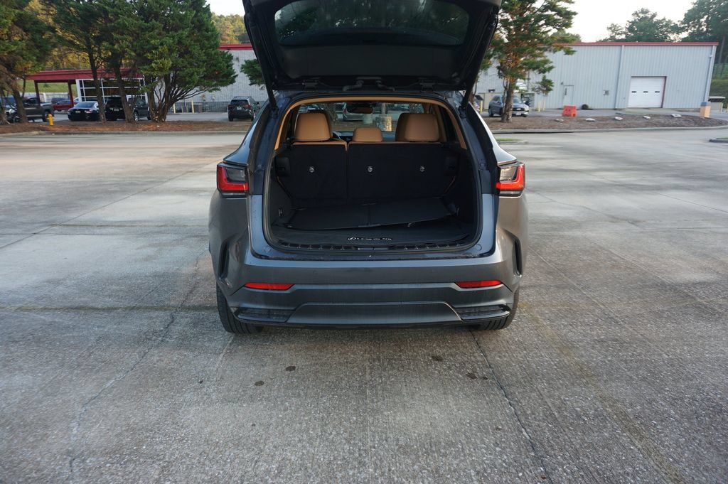 Used 2024 Lexus NX 250 FWD w/ Towing Package (2000 Lbs) image 17
