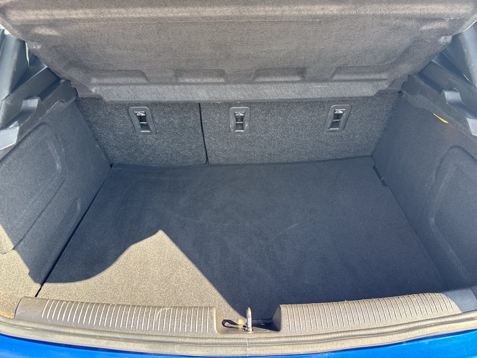 Used 2017 Chevrolet Cruze LT w/ Sun And Sound Package FWD image 29