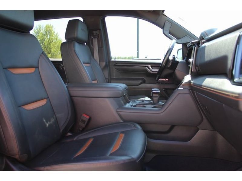 Used 2024 GMC Sierra 1500 AT4 w/ Technology Package AWD/4WD image 23