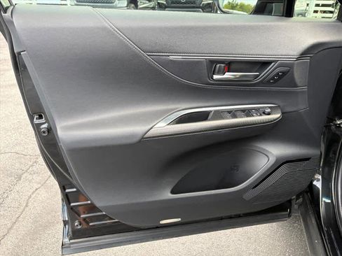 Used 2024 Toyota Venza Nightshade image 21