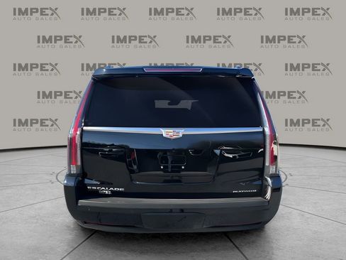 Used 2019 Cadillac Escalade Platinum image 4