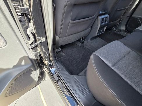 Used 2022 Nissan Rogue SV image 20