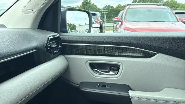 Used 2023 Honda Pilot Elite image 19