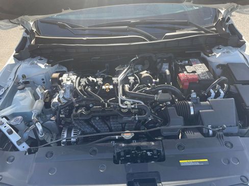 Used 2025 Nissan Altima 2.5 SV image 32