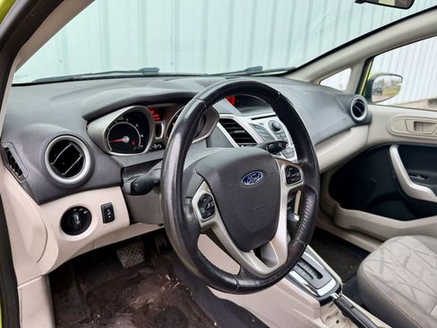 Used 2013 Ford Fiesta SE image 9
