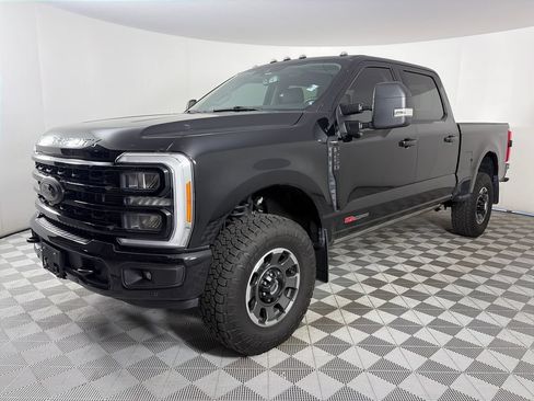 Used 2023 Ford F250 Lariat w/ Lariat Ultimate Package AWD/4WD image 3
