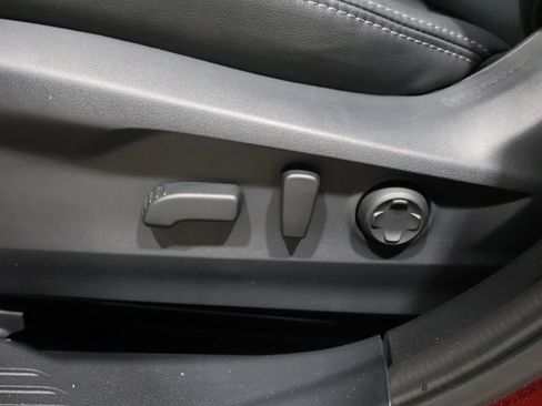 Used 2025 Subaru Outback Limited image 11