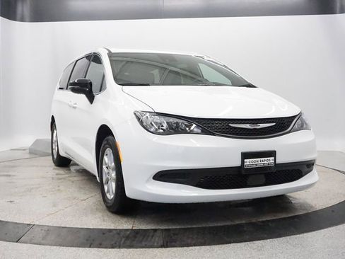 New 2026 Chrysler Voyager LX image 13