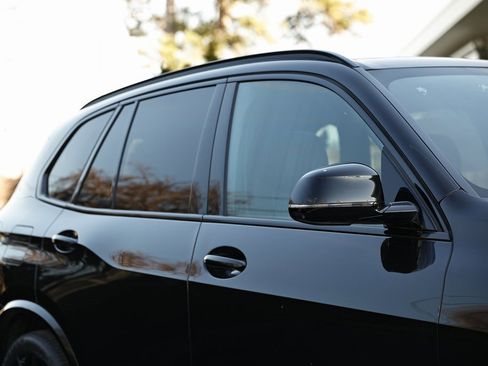 New 2026 BMW X5 sDrive40i w/ M Sport Package image 3