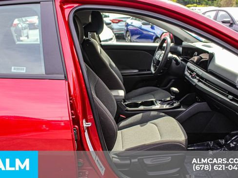 Used 2025 Kia K4 FWD image 17