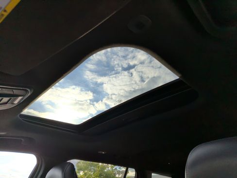 Used 2023 Jeep Grand Cherokee L Laredo image 28