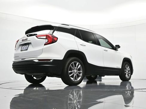 Used 2023 GMC Terrain SLT image 40