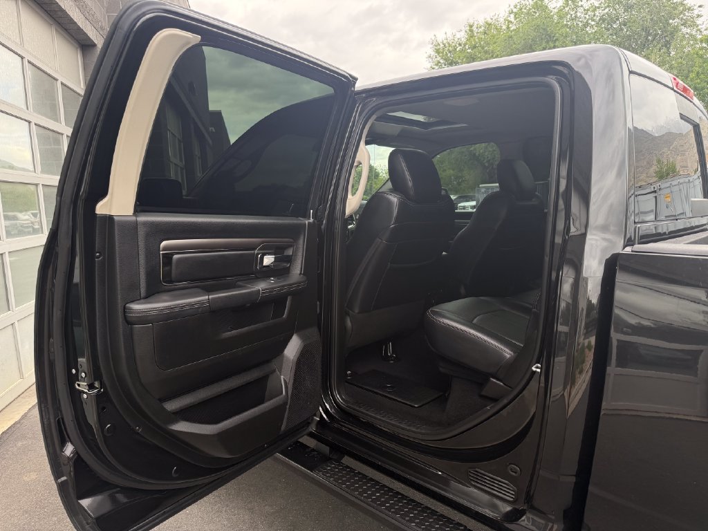 Used 2018 RAM 2500 Laramie w/ Sport Appearance Group AWD/4WD image 32