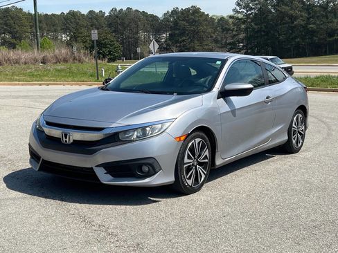 Used 2017 Honda Civic EX-T image 2
