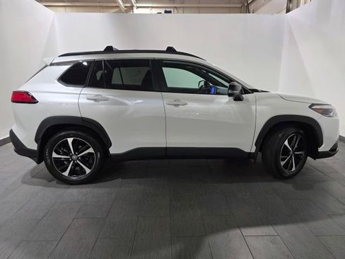 Used 2025 Toyota Corolla Cross XSE w/ Convenience Package image 6