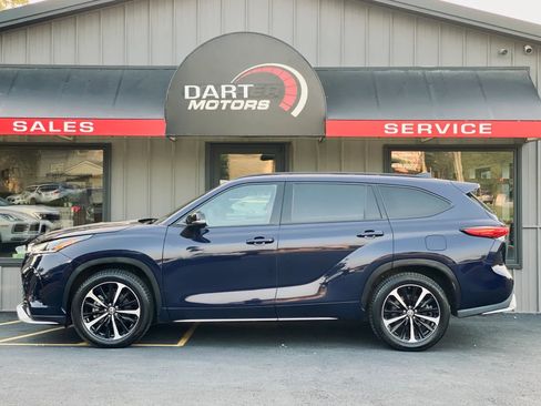 Used 2021 Toyota Highlander XSE image 4