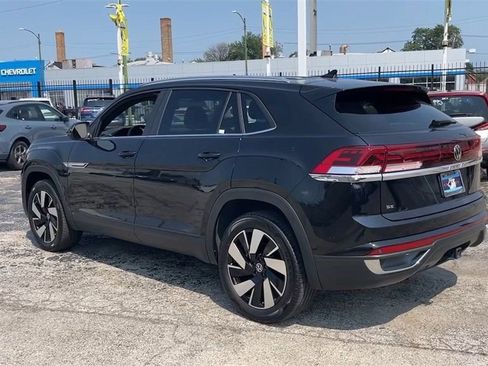Used 2024 Volkswagen Atlas Cross Sport SE image 6