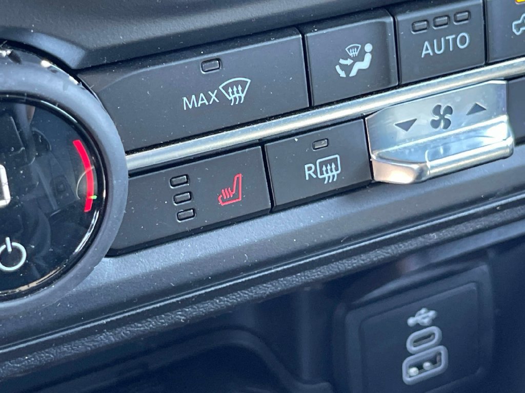 Certified 2026 Ford Bronco Heritage Edition AWD/4WD image 27