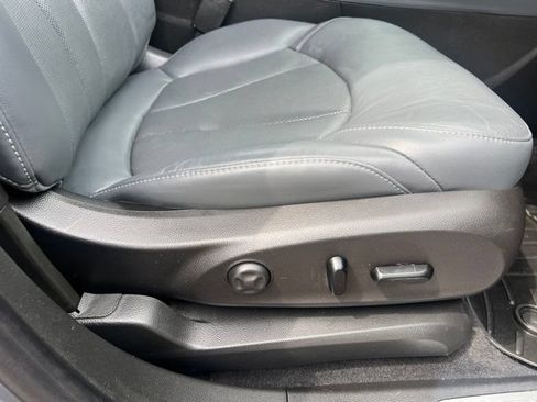 Used 2020 Buick Envision Essence FWD image 12