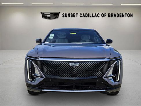 New 2025 Cadillac Lyriq Luxury image 2