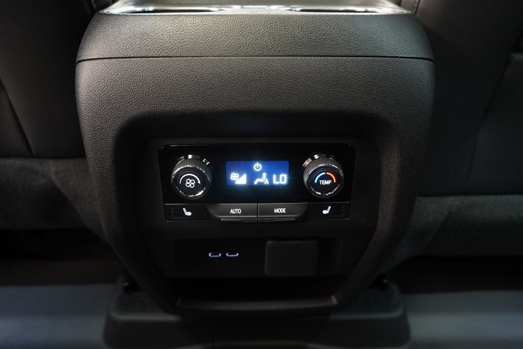 New 2026 Chevrolet Traverse RS w/ LPO, Floor Liner Package AWD/4WD image 33