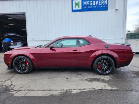 Used 2023 Dodge Challenger SRT Hellcat RWD image 2