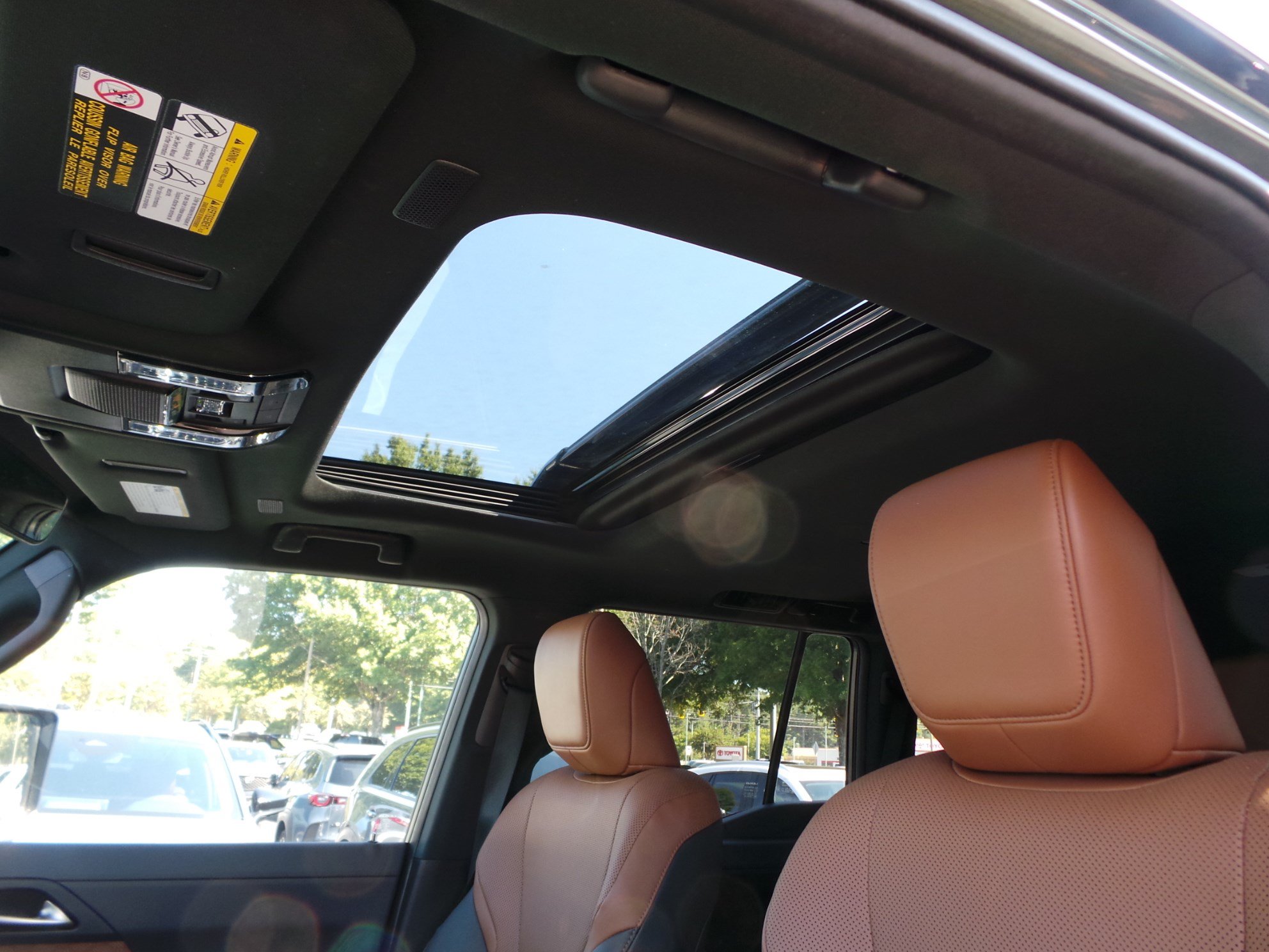 Used 2025 Lexus GX 550 w/ Accessory Package (2T) AWD/4WD image 8