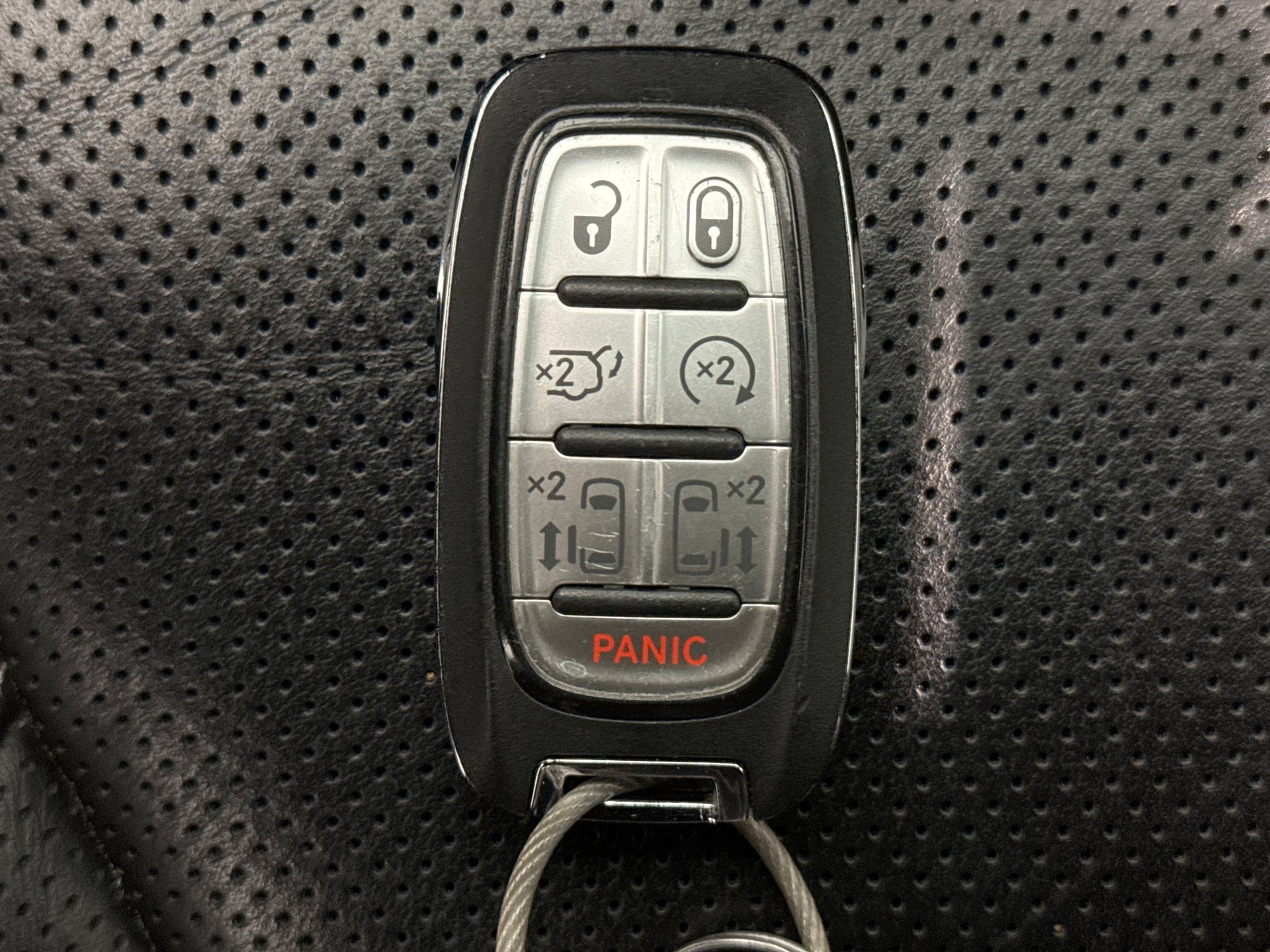 Used 2025 Chrysler Pacifica Limited FWD image 10