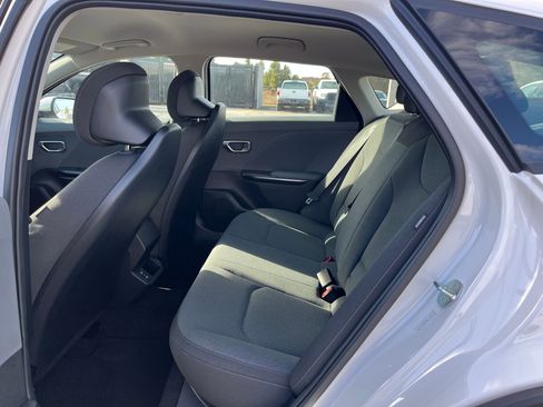 New 2025 Kia K4 LXS image 12