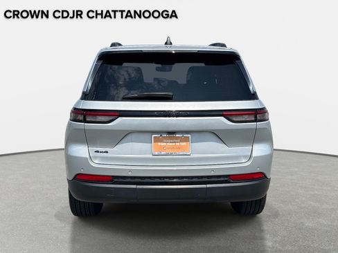 Certified 2023 Jeep Grand Cherokee Altitude AWD/4WD image 6