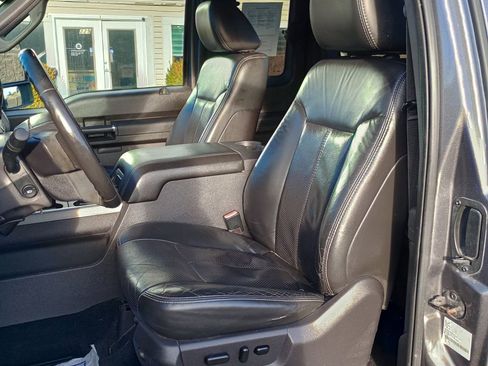 Used 2011 Ford F350 Lariat w/ Lariat Interior Pkg image 15