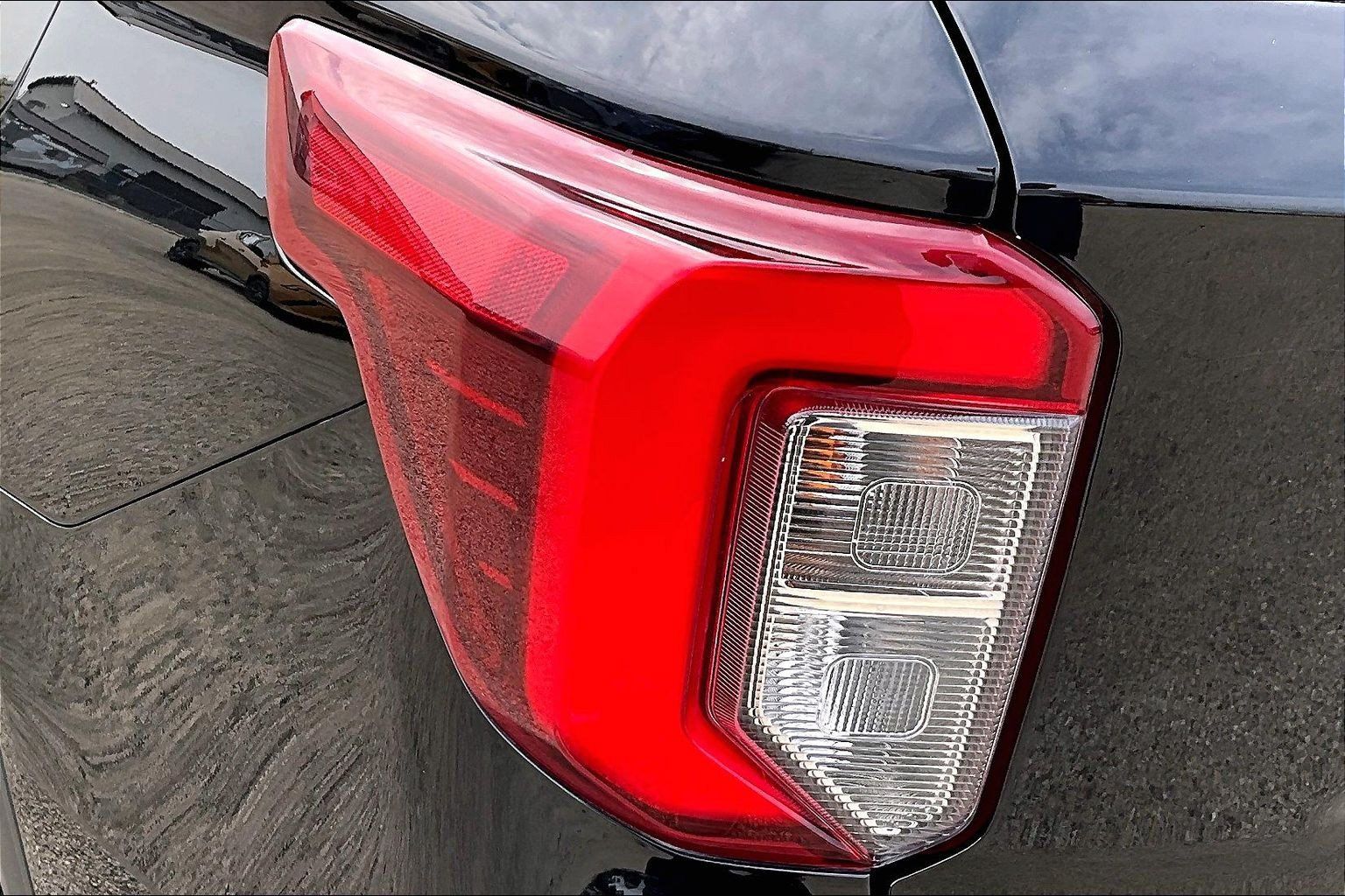 Used 2024 Ford Explorer ST-Line w/ Class IV Trailer Tow Package AWD/4WD image 29