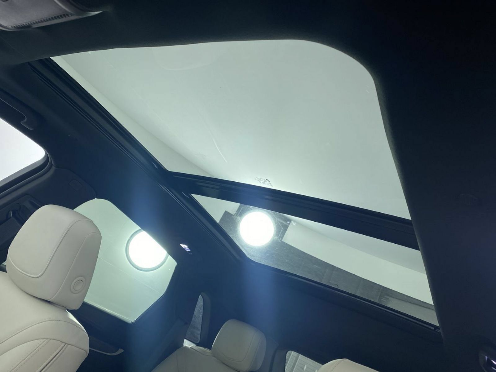 New 2026 Cadillac XT5 Sportv w/ LPO, Floor Liner Package AWD/4WD image 11