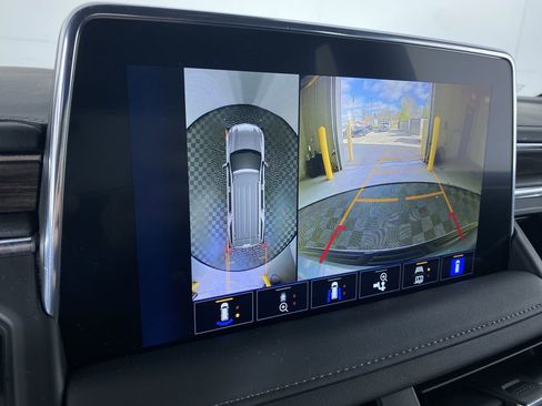 Used 2024 Chevrolet Tahoe Z71 w/ Luxury Package image 7