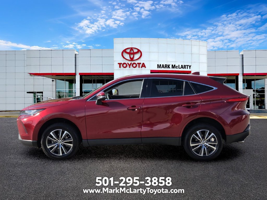 Used 2022 Toyota Venza LE AWD/4WD image 2
