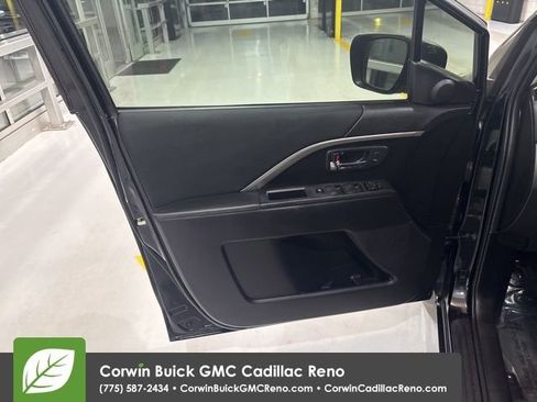 Used 2014 MAZDA MAZDA5 Sport image 10