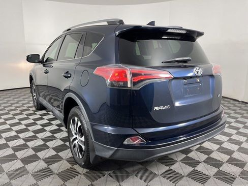 Used 2017 Toyota RAV4 LE FWD image 6