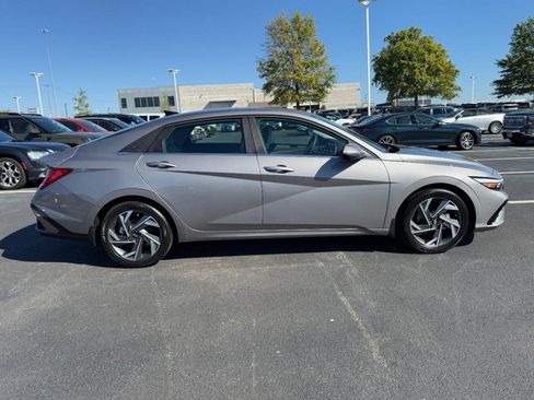 Certified 2024 Hyundai Elantra Limited image 2